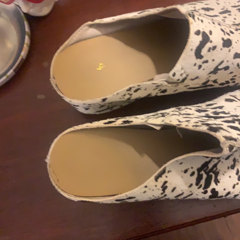 Cow print platform wedges - Picture 2 of 4